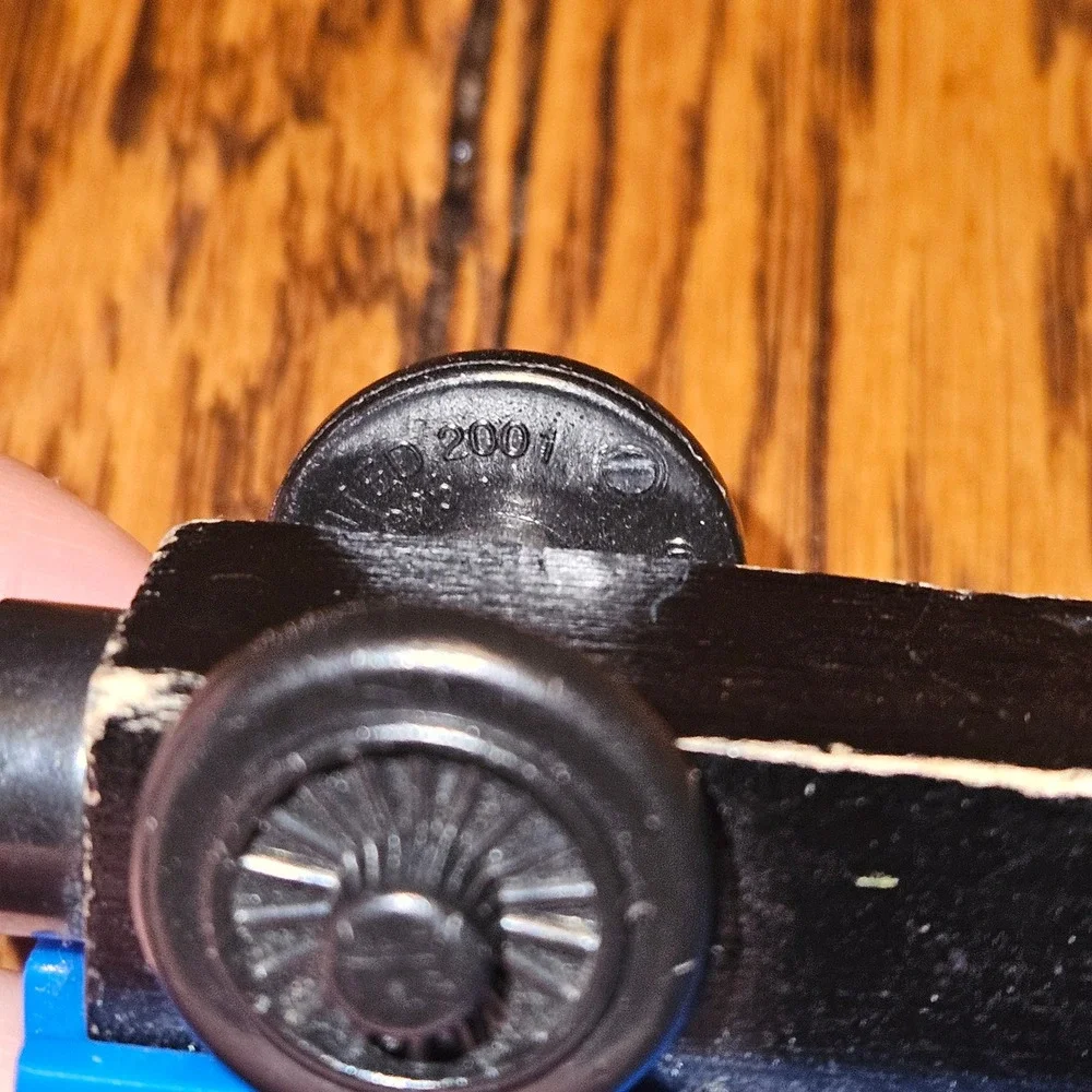 Thomas Wooden Railway Blue Cargo Car Magnetic Train Rolling Stock Toy Black Base
